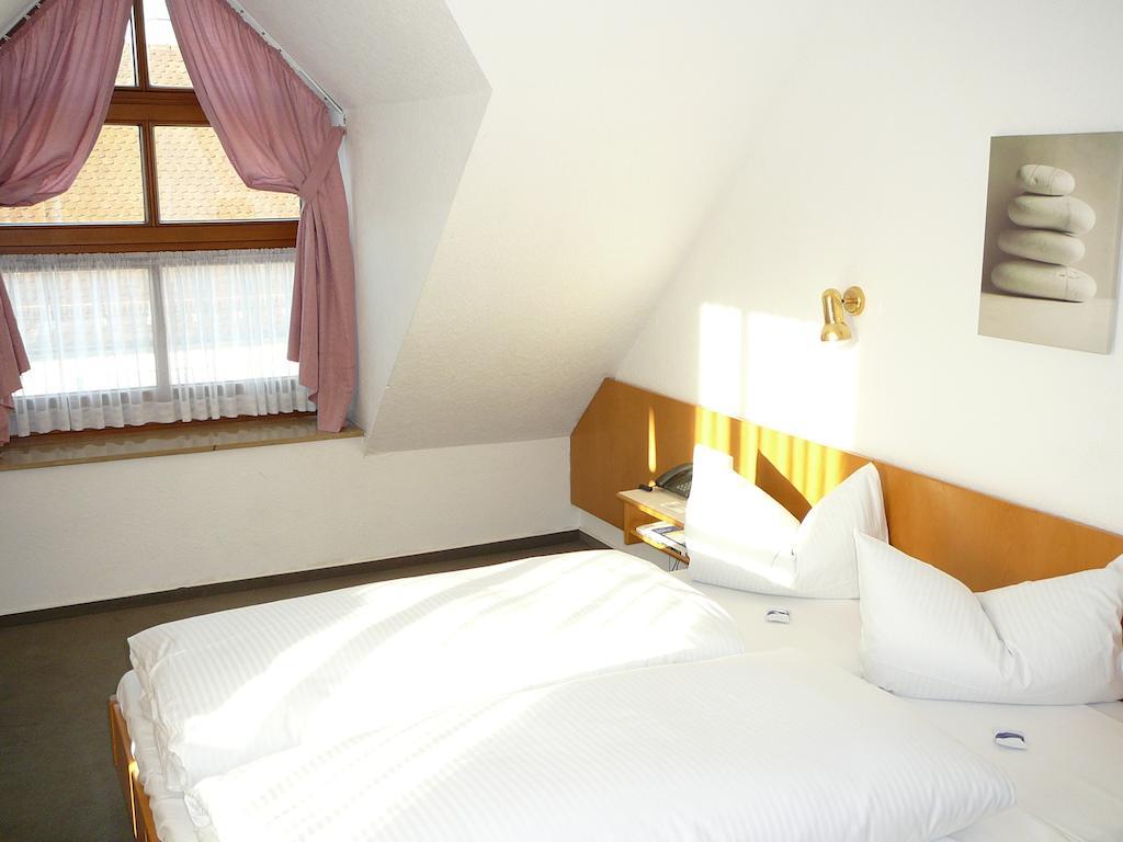 Hotel Garni Schmid Neu-Ulm Zimmer foto