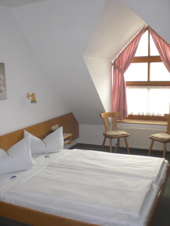 Hotel Garni Schmid Neu-Ulm Zimmer foto